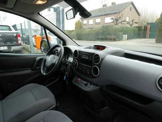 Peugeot Partner 1.6 HDi 90pk Automaat 3pl Lichte vracht Trekhaak '15 145000km (06538)