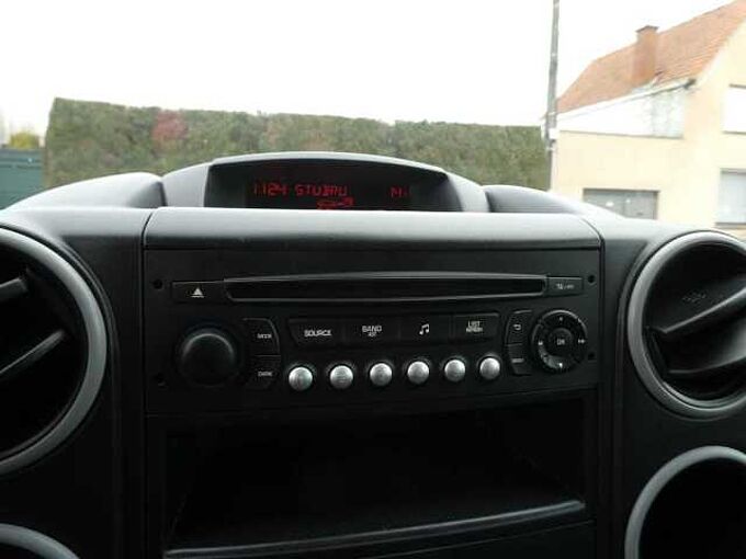 Peugeot Partner 1.6 HDi 90pk Automaat 3pl Lichte vracht Trekhaak '15 145000km (06538)