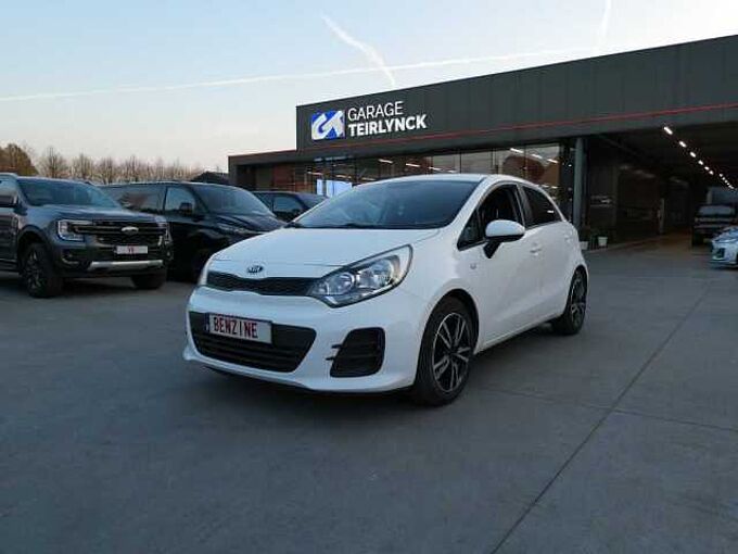 Kia Rio 1.2 i benzine 85pk 5d Business '15 104000km (97750)