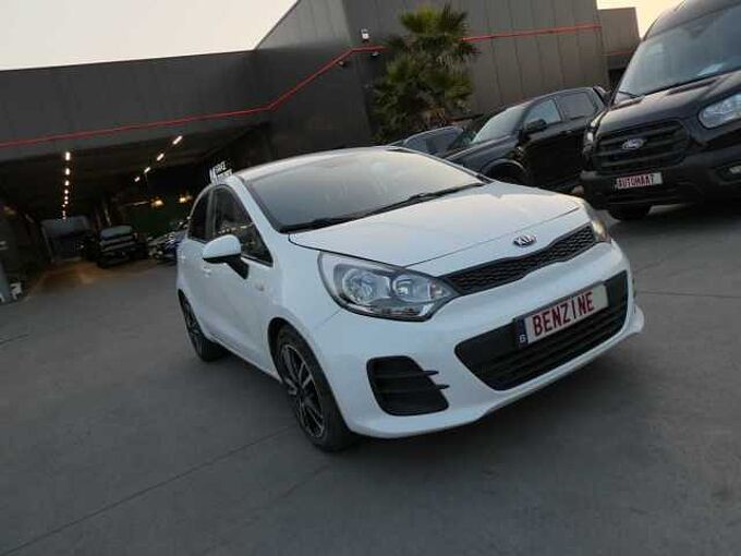 Kia Rio 1.2 i benzine 85pk 5d Business '15 104000km (97750)