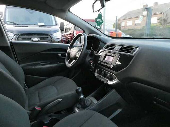 Kia Rio 1.2 i benzine 85pk 5d Business '15 104000km (97750)