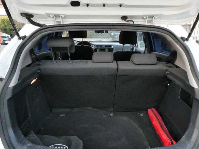 Kia Rio 1.2 i benzine 85pk 5d Business '15 104000km (97750)