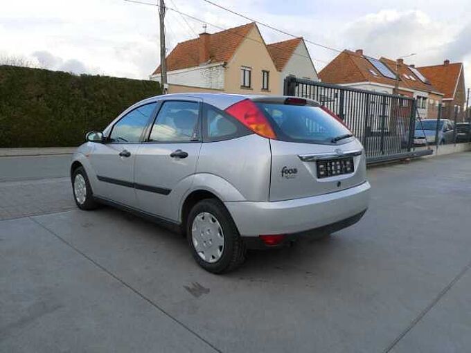 Ford Focus 1.6 i benzine 100pk Automaat 5d Ghia '00 118000km (31609)