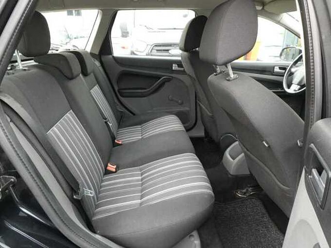 Ford Focus Break 2.0 TDCi 110pk Automaat Trend '09 316000km (19005)