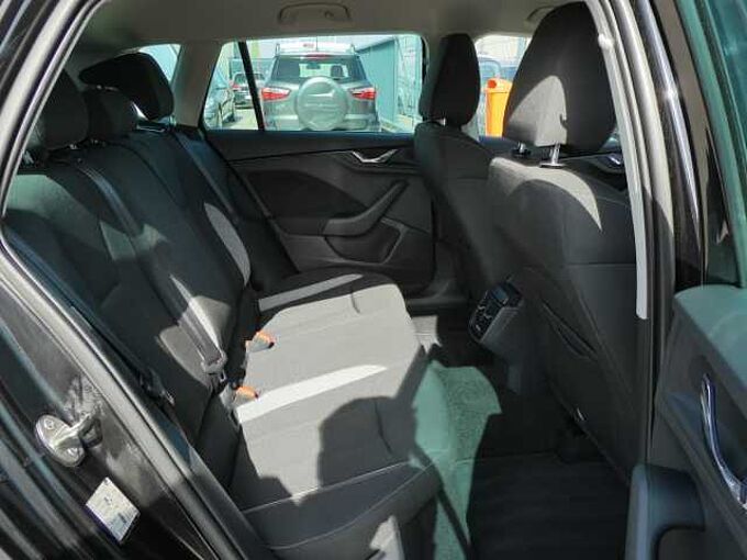 SKODA Kamiq 1.0 TSi 115pk Automaat Business Camera '25 14000km (86721)