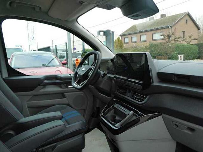 Ford Transit Custom L1 Multi-Use SPORT 5pl 2.5 i PHEV 233pk Automaat STOCK (18845)
