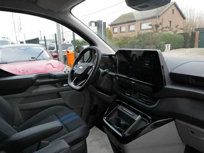 Ford Transit Custom L1 Multi-Use SPORT 5pl 2.5 i PHEV 233pk Automaat STOCK (18845)