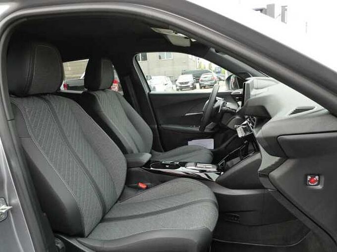 Peugeot 2008 1.2 i MHEV 136pk Automaat Allure '25 19000km (83964)
