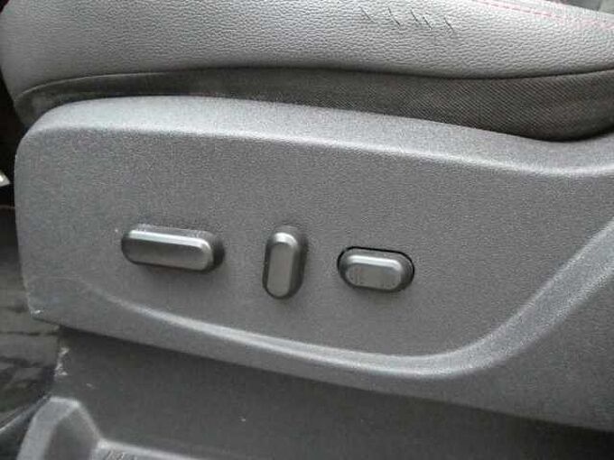 Ford Kuga ST-Line 1.5 i 175pk Automaat AWD Pano Trekhaak '18 70000km (54116)