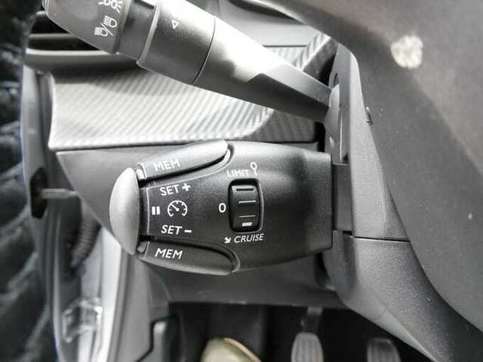Peugeot 208 1.2 i benzine 100pk Allure 360&deg; Camera BLIS '24 21000km (80020)