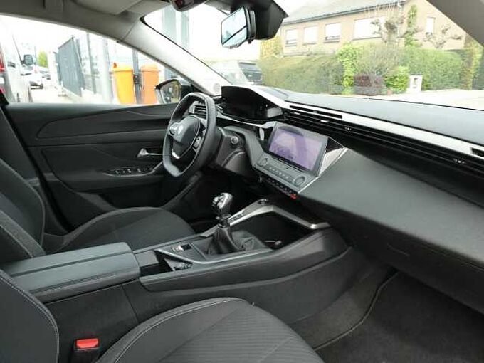 Peugeot 308 1.2 i benzine 110pk Business Camera 5d '22 53000km (17853)