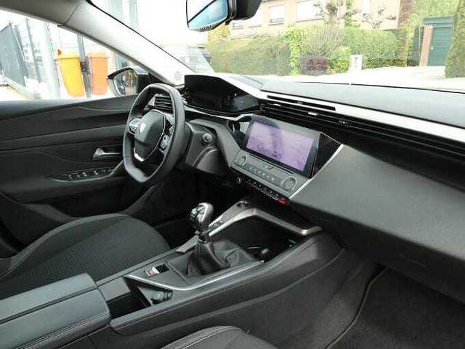 Peugeot 308 1.2 i benzine 110pk Business Camera 5d '22 53000km (17853)