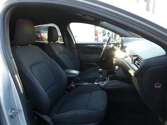 Ford Focus 5d 1.0 i ecoboost 125pk ST-Line '19 115000km (21804)