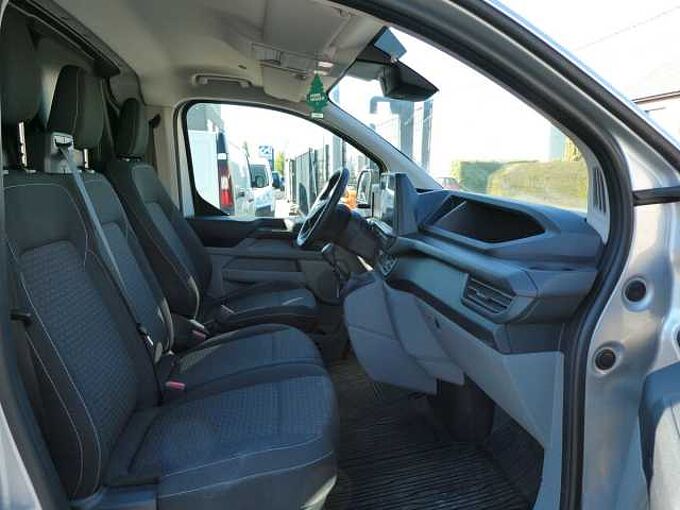 Ford Transit Custom L1 2.0 TDCi 136pk 3pl Trend Trekhaak Camera '24 10000km (56526)