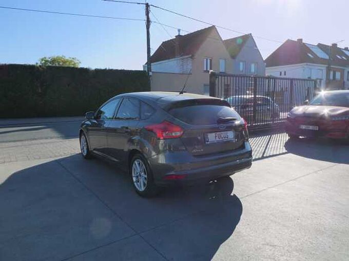 Ford Focus 5d 1.5 TDCi 120pk Titanium Luxe '16 192000km (45752)