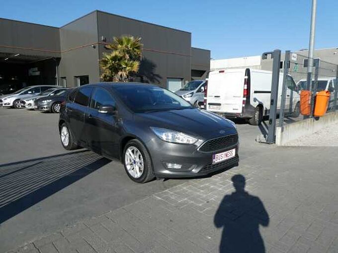 Ford Focus 5d 1.5 TDCi 120pk Titanium Luxe '16 192000km (45752)