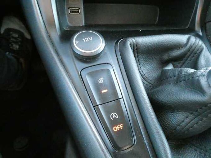Ford Focus 5d 1.5 TDCi 120pk Titanium Luxe '16 192000km (45752)