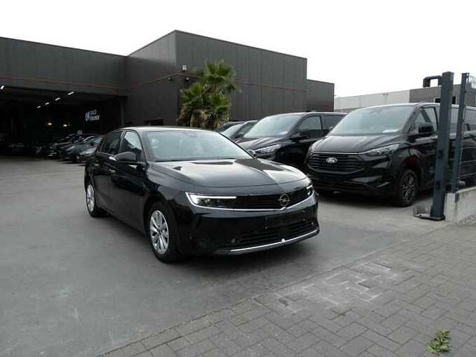 Opel Astra 1.2 i benzine 110pk Business Camera 5d '23 49000km (01819)