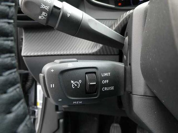 Peugeot 2008 1.2 i benzine 100pk Allure 360° Camera BLIS ACC '25 21000km (548041)