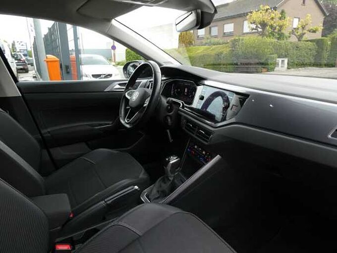 Volkswagen Taigo 1.0 TSi 110pk Automaat Business Luxe Camera '22 34000km (54003)