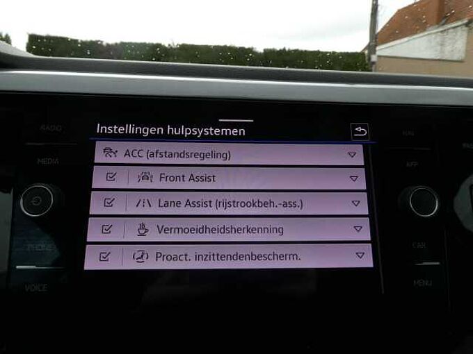Volkswagen Taigo 1.0 TSi 110pk Automaat Business Luxe Camera '22 34000km (54003)