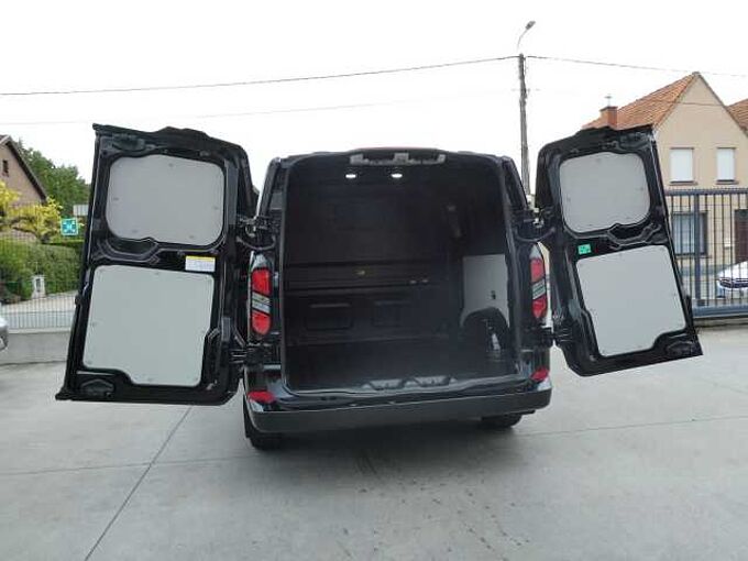 Ford Transit Custom L2 Multi-Use 6pl 2.0 TDCi 170pk Automaat Limited Luxe STOCK (25903)