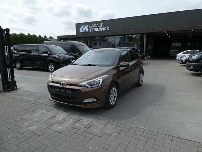 Hyundai i20 5d 1.2 i 85pk Business '15 127000km (50160)