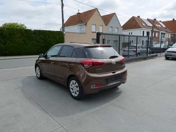 Hyundai i20 5d 1.2 i 85pk Business '15 127000km (50160)