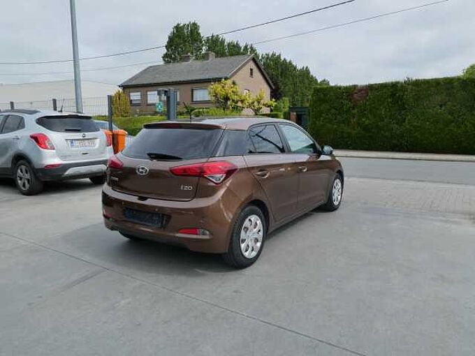 Hyundai i20 5d 1.2 i 85pk Business '15 127000km (50160)