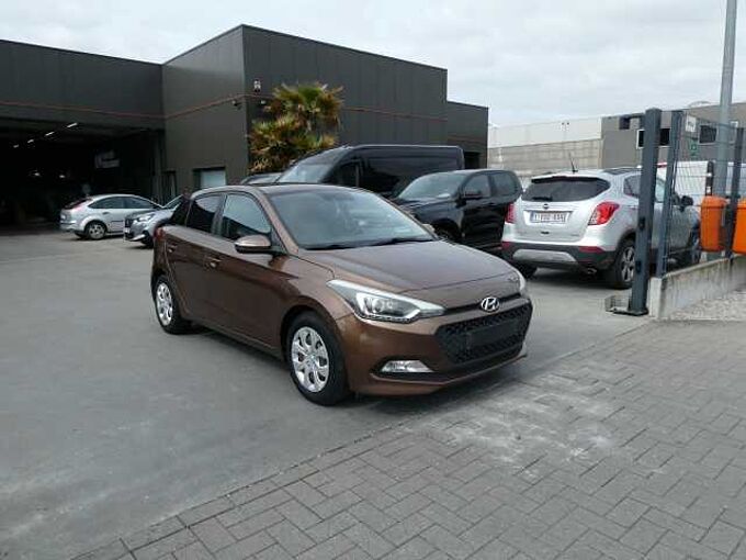 Hyundai i20 5d 1.2 i 85pk Business '15 127000km (50160)