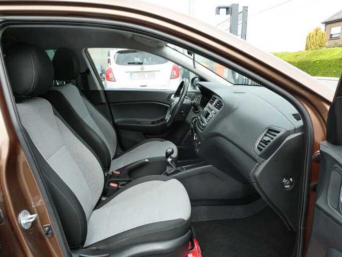 Hyundai i20 5d 1.2 i 85pk Business '15 127000km (50160)
