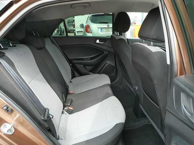 Hyundai i20 5d 1.2 i 85pk Business '15 127000km (50160)
