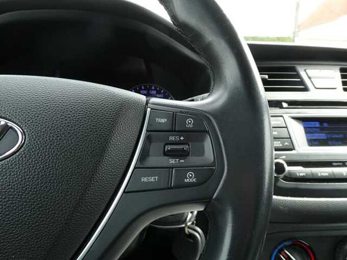 Hyundai i20 5d 1.2 i 85pk Business '15 127000km (50160)