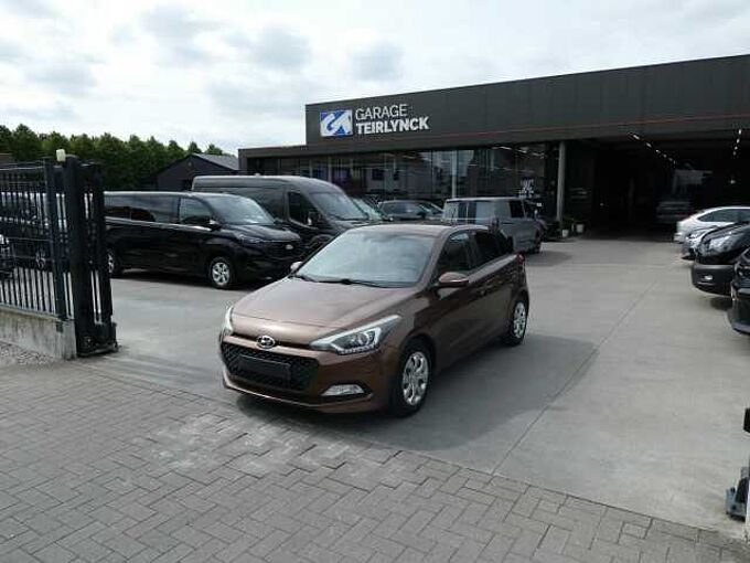 Hyundai i20 5d 1.2 i 85pk Business '15 127000km (50160)