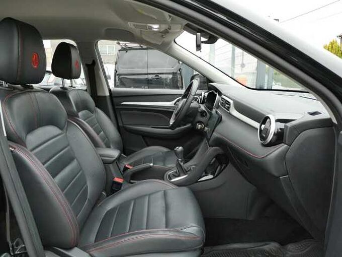 MG MG ZS 1.5 i benzine 106pk Luxury 360 Cam '24 38000km (64947)