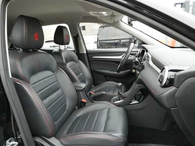 MG MG ZS 1.5 i benzine 106pk Luxury 360 Cam '24 38000km (64947)