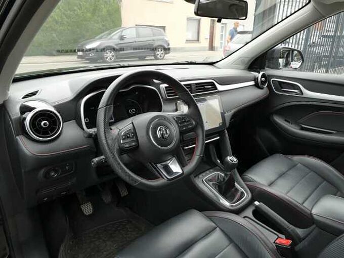 MG MG ZS 1.5 i benzine 106pk Luxury 360 Cam '24 38000km (64947)