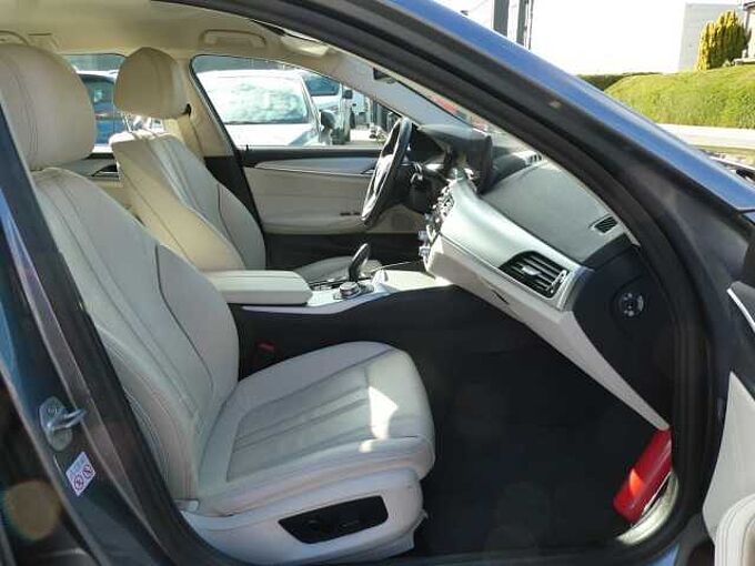 BMW 520e Touring PHEV 204pk automaat Luxuy Leder Camera BLIS Trekhaak (94635)