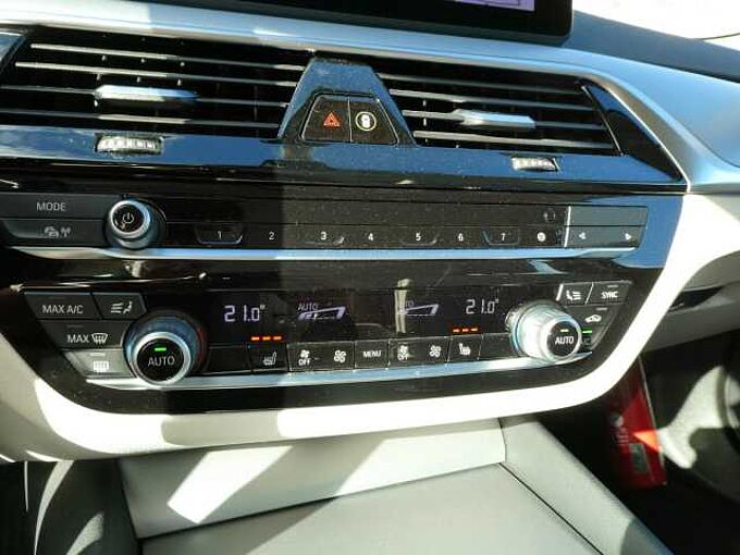 BMW 520e Touring PHEV 204pk automaat Luxuy Leder Camera BLIS Trekhaak (94635)