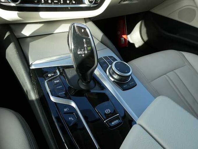 BMW 520e Touring PHEV 204pk automaat Luxuy Leder Camera BLIS Trekhaak (94635)