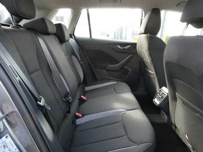SKODA Kamiq 1.0 TSi 115pk Automaat Business Camera '26 STOCK (28271)