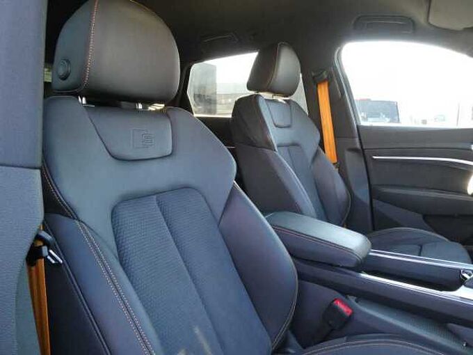 Audi E-tron 50 Quattro 313pk 2x S-Line Black Edition Trekhaak (17489)