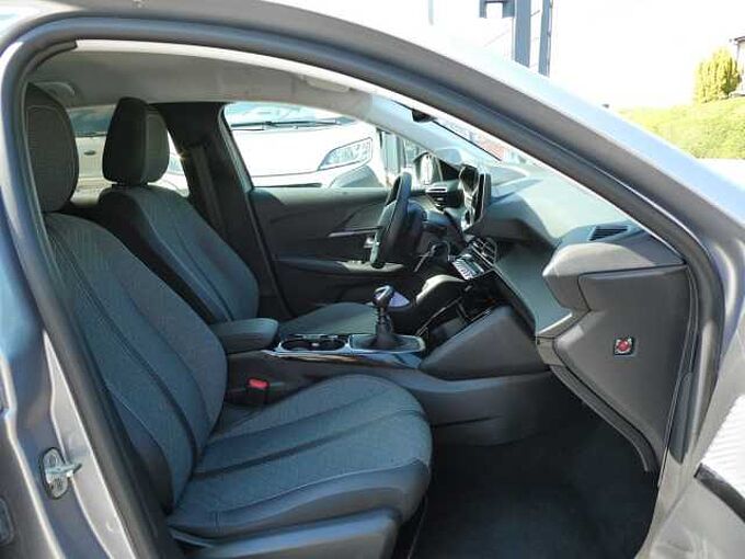 Peugeot 208 1.2 i benzine 100pk Allure Luxe '25 15000km (83709)