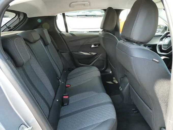 Peugeot 208 1.2 i benzine 100pk Allure Luxe '25 15000km (83709)