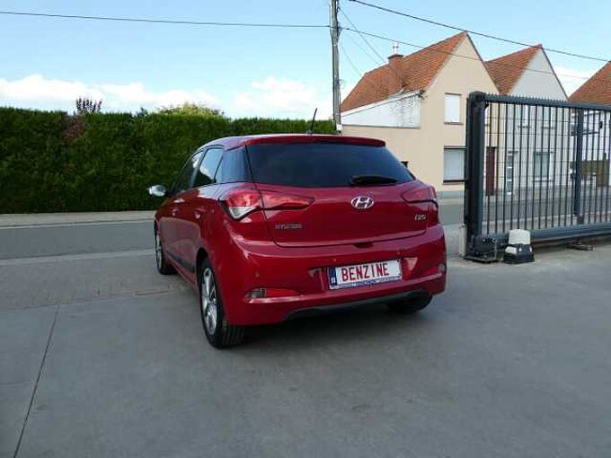 Hyundai i20 1.4 i benzine 98pk Business Luxe '15 (43969)