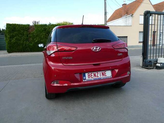 Hyundai i20 1.4 i benzine 98pk Business Luxe '15 (43969)