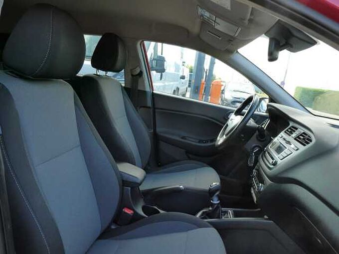 Hyundai i20 1.4 i benzine 98pk Business Luxe '15 (43969)