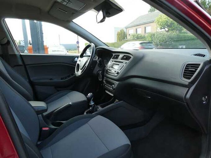 Hyundai i20 1.4 i benzine 98pk Business Luxe '15 (43969)