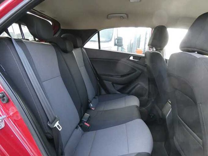 Hyundai i20 1.4 i benzine 98pk Business Luxe '15 (43969)