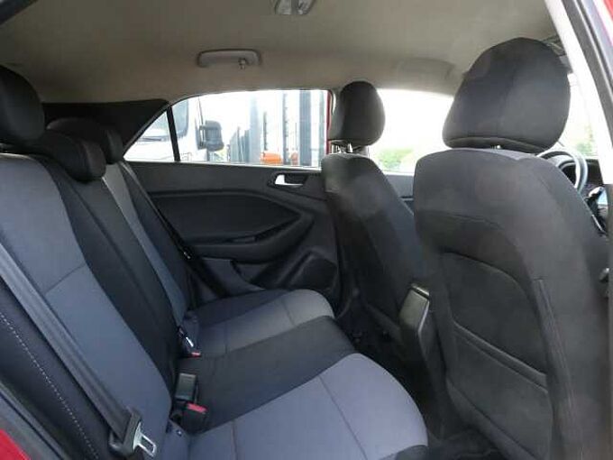 Hyundai i20 1.4 i benzine 98pk Business Luxe '15 (43969)
